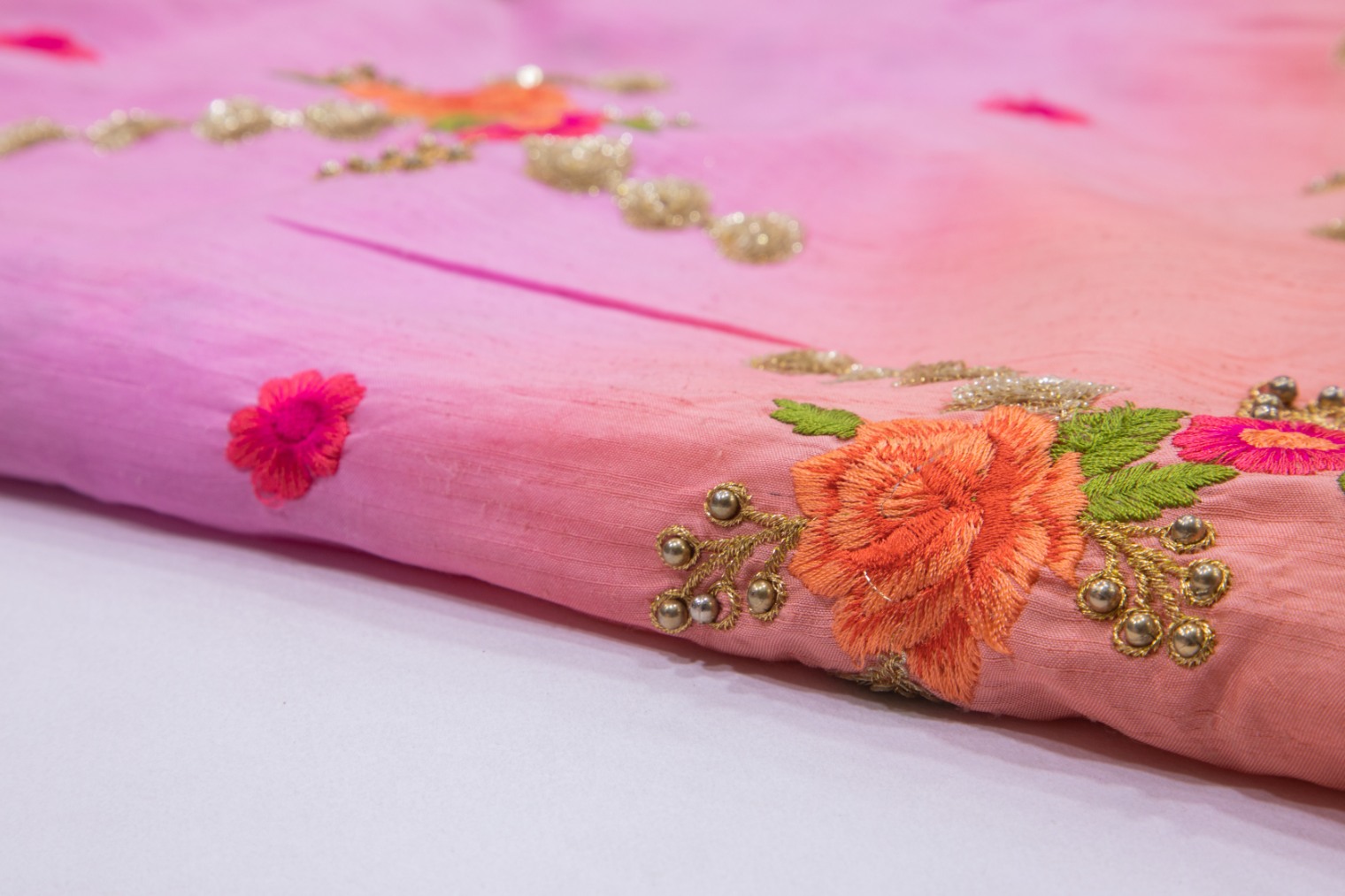SOFT PATTELS PINK COLOR ZARI & BEAD FLORAL MOTIF SHADED SILK EMBROIDERY WORK 3054