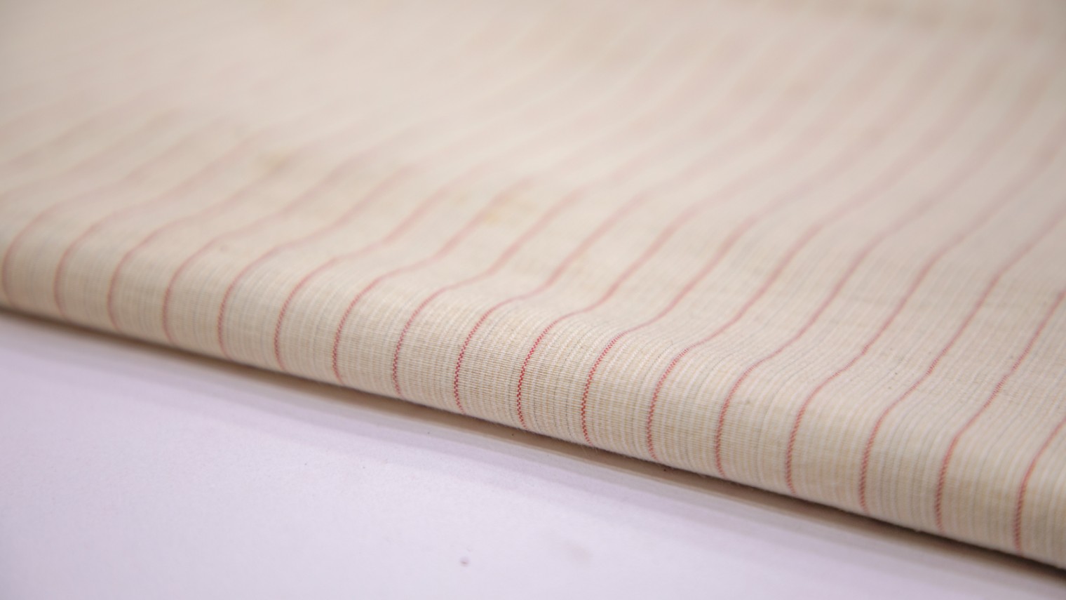 OFF WHITE COLOR SOUTH COTTON HANDLOOM PINK THIN STRIPES WEAVE FABRIC - 4249