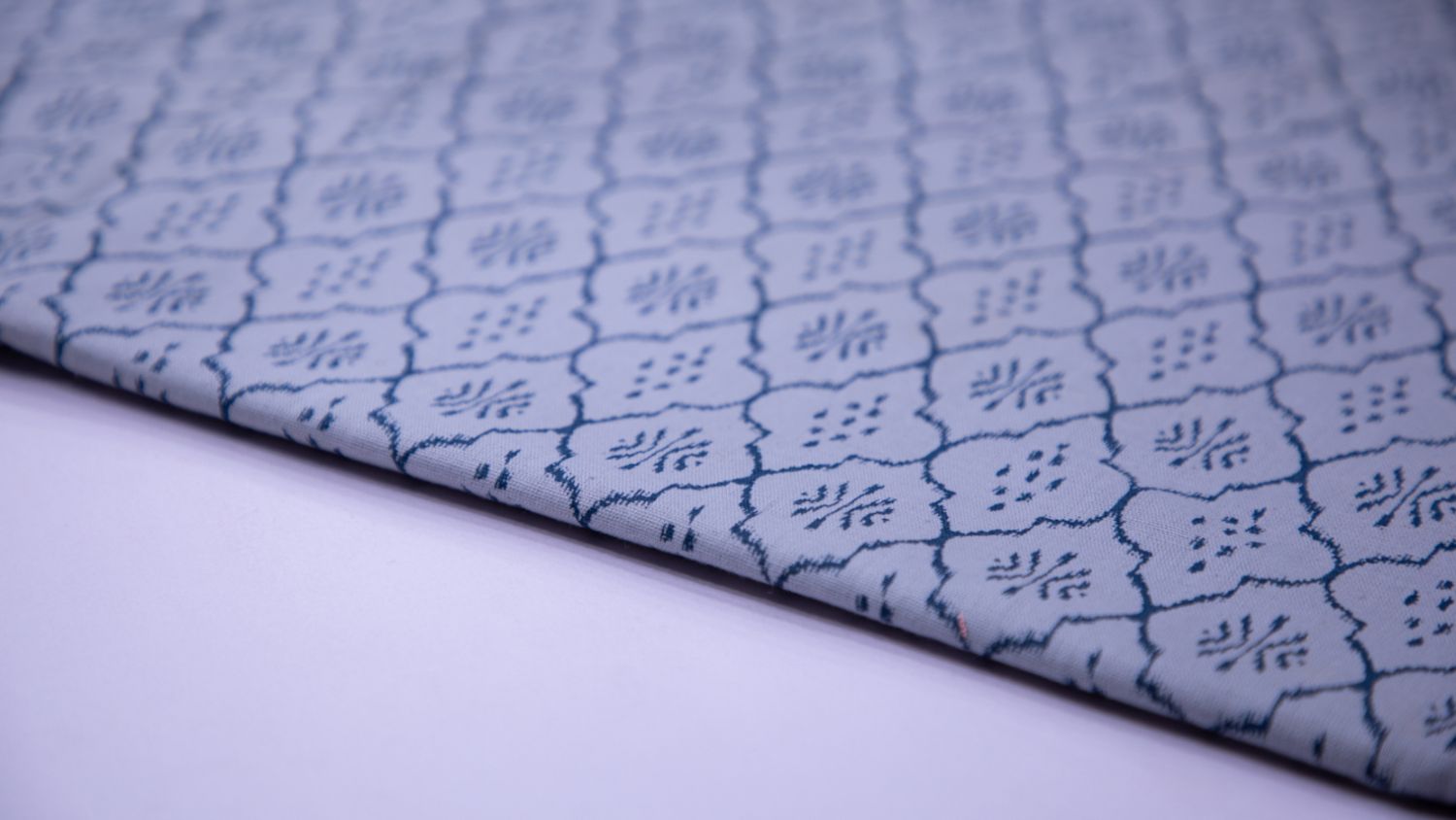 Shark Grey Color Cotton Flex Blue Moroccan Chain Pattern Screen Print Fabric - 4787