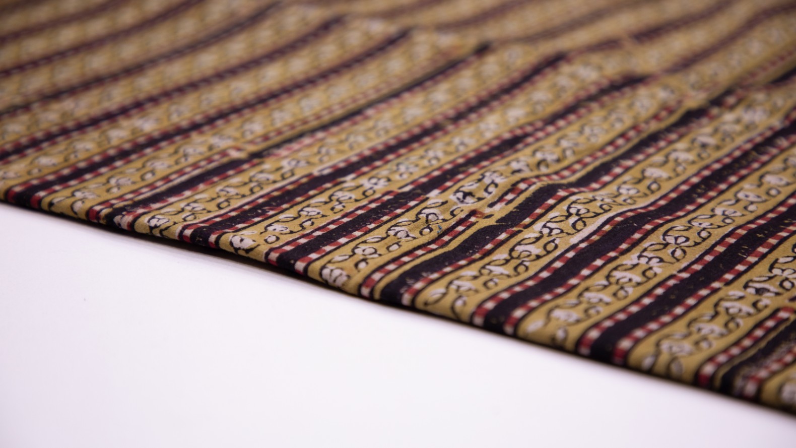 DUSTY YELLOW COLOR COTTON GAMTHI HAND BLOCK BORDER PATTERN PRINT 5658