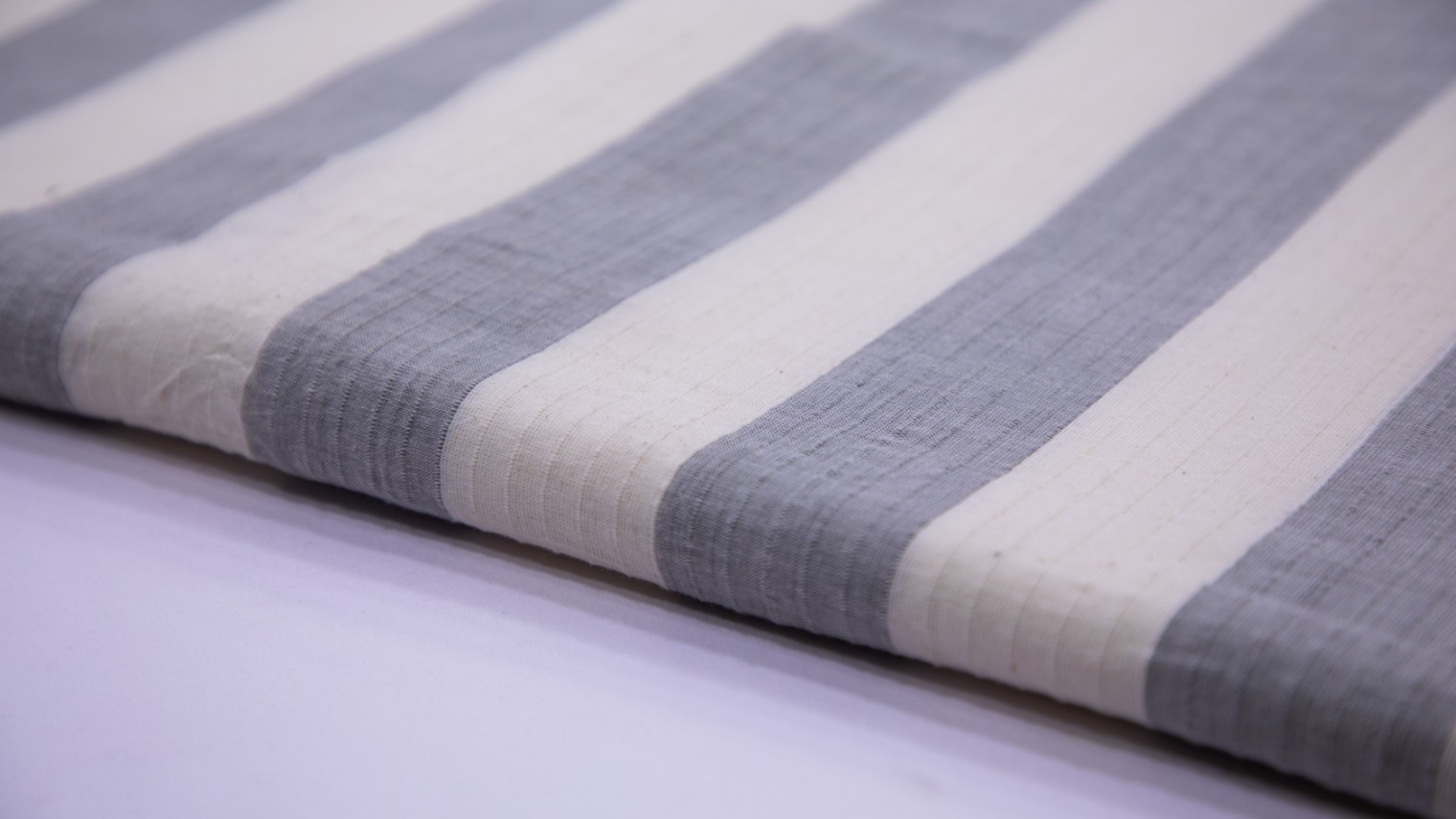 OFF WHITE & GREY COLOR COTTON HANDLOOM STRIPES WEAVE FABRIC - 5738
