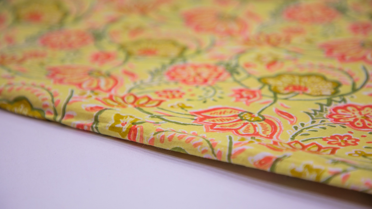 PASTEL LIME YELLOW COLOR COTTON SCREEN PRINT JAIPURI FLORAL JAAL PATTERN FABRIC - 5749