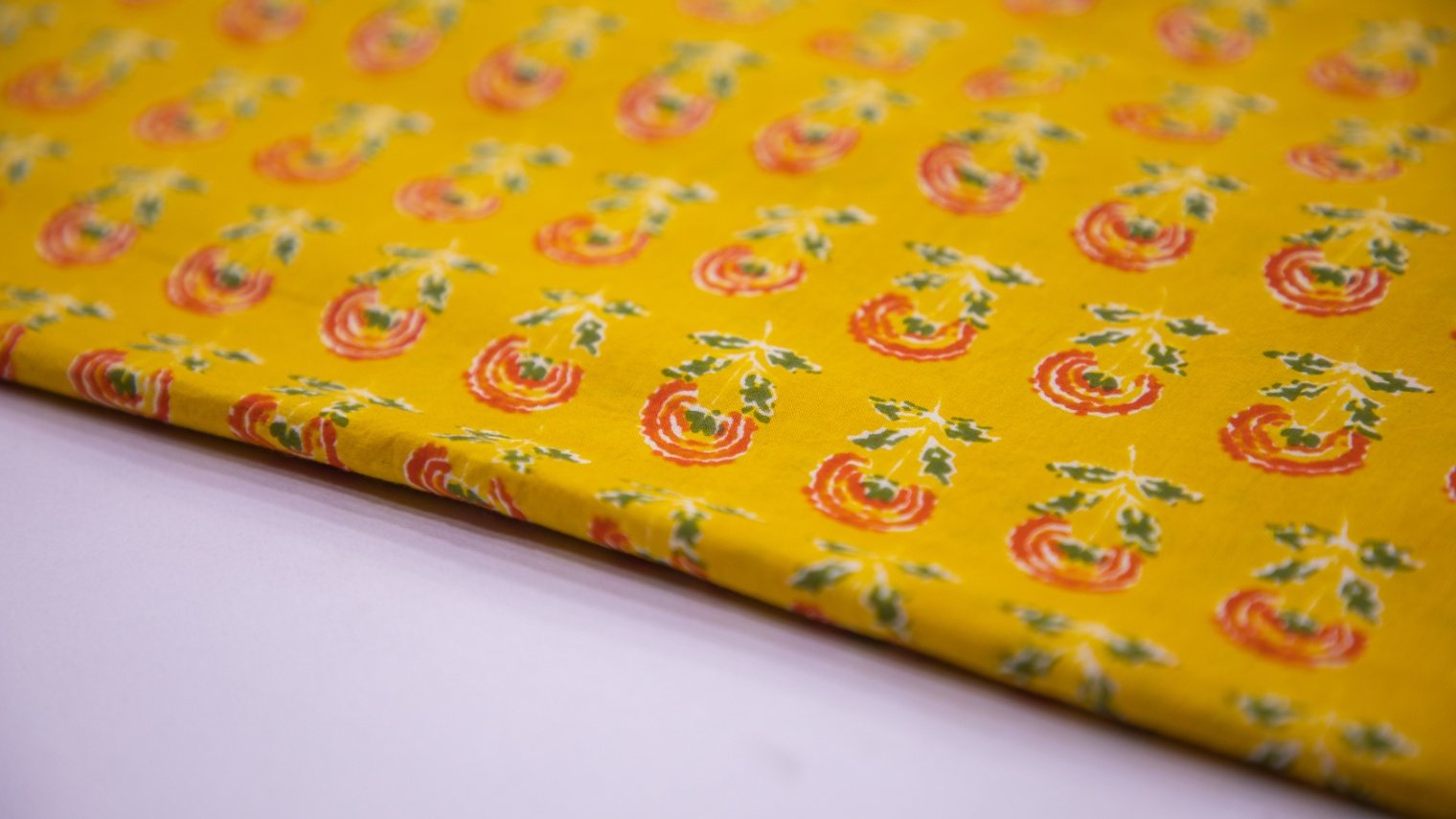 SUNFLOWER YELLOW COLOR COTTON SCREEN PRINT RED FLORAL JAIPURI MOTIF FABRIC - 5831