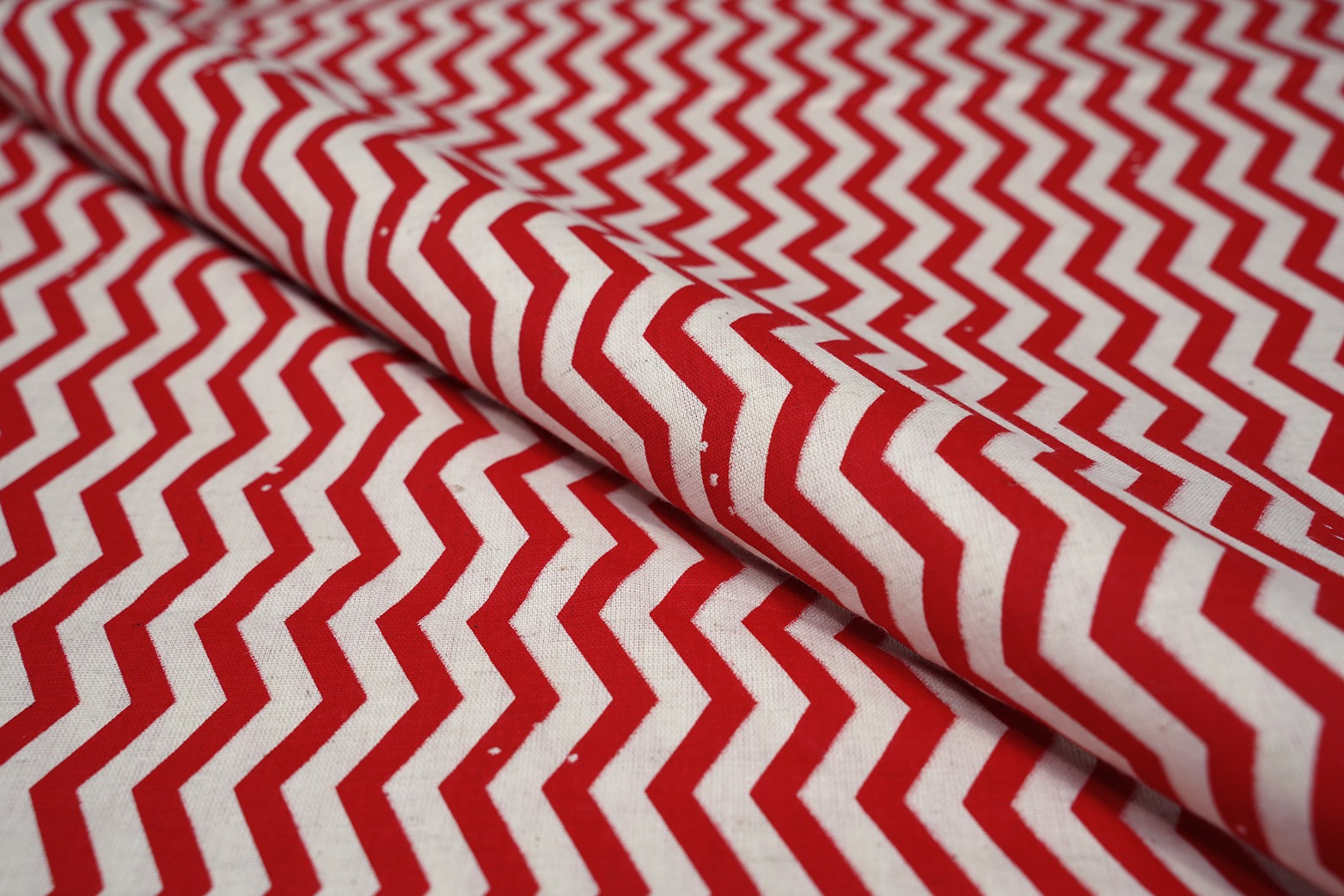 Bright Red & Cream Color Cotton Flax Print Chevron Pattern Screen Fabric - 10101