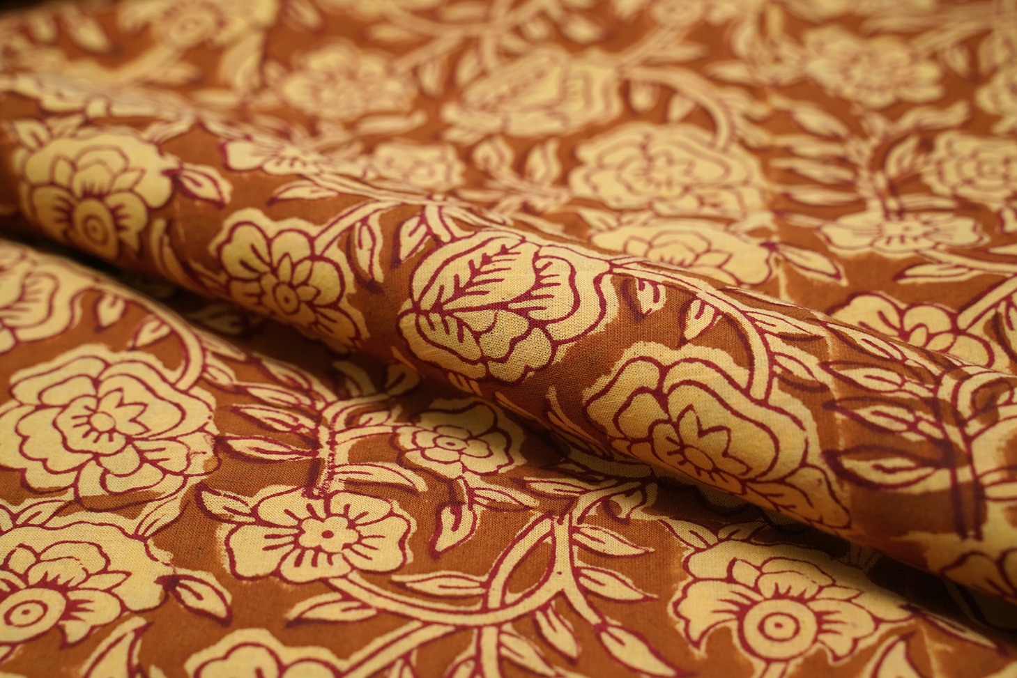TERMITE BROWN COLOR GAMTHI COTTON HAND BLOCK FLORAL PATTERN FABRIC 9953