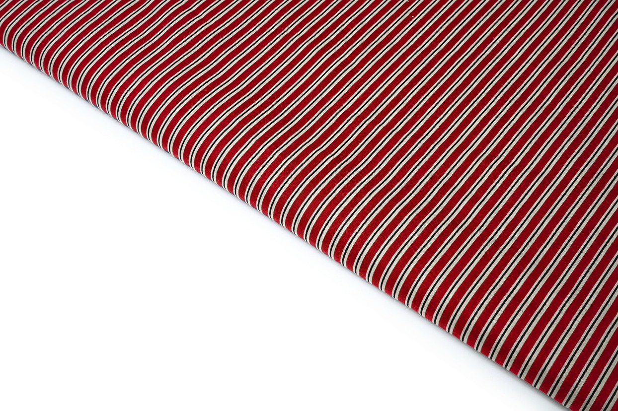 NATURAL GAMTHI RED COLOR COTTON SCREEN THIN CREAM & BLUE STRIPES PATTERN PRINTED FABRIC 8475
